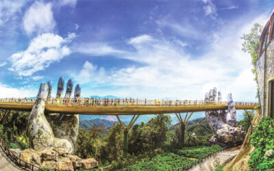 Golden Bridge, Ba Na Hills, Da Nang (Vietnam)