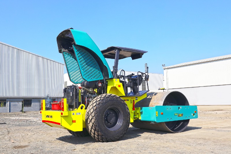 Tried-And-Tested Soil Compactor:  Heavy-Duty Hydrostatic Drive Powers Ammann ARS 121