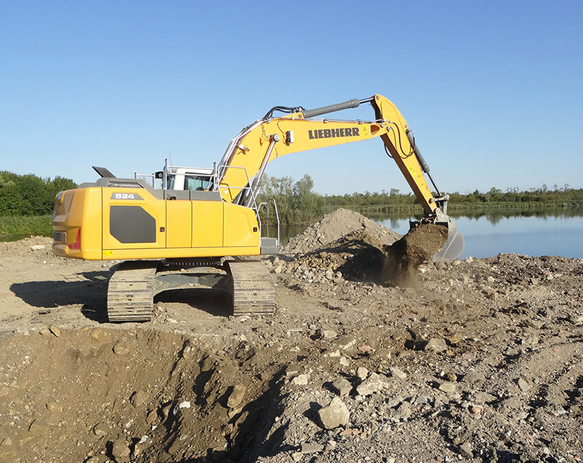 Nouvelle-Aquitaine Region: Generation 8 Crawler Excavators